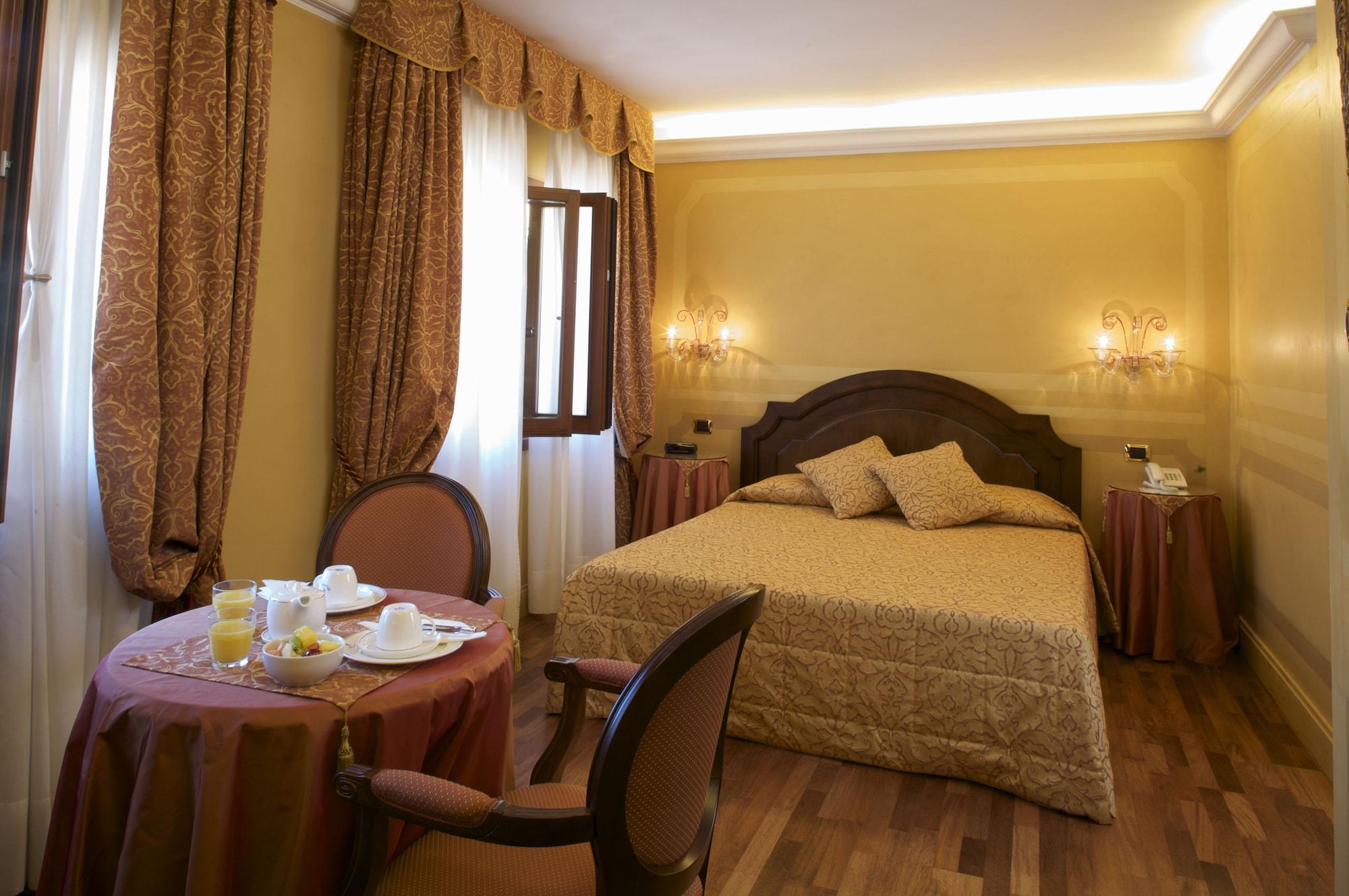 Hotel Al Codega Венеция Екстериор снимка