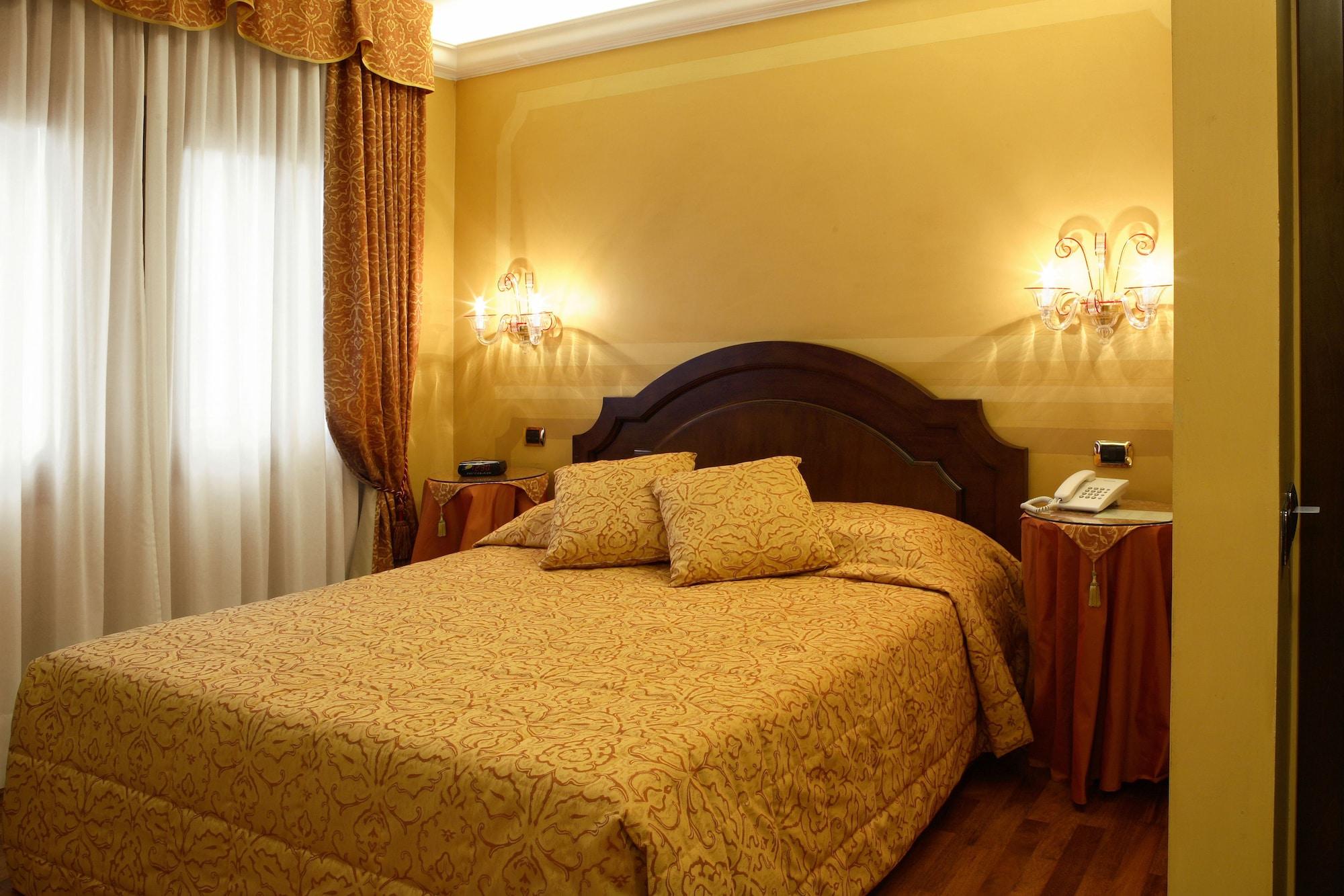 Hotel Al Codega Венеция Екстериор снимка